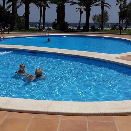 Appartement Premiere Ligne De Mer Avec Piscine Rosas Exterior foto