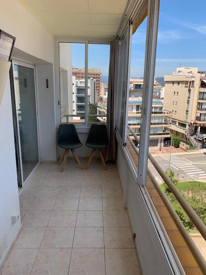 Appartement Premiere Ligne De Mer Avec Piscine Rosas Exterior foto
