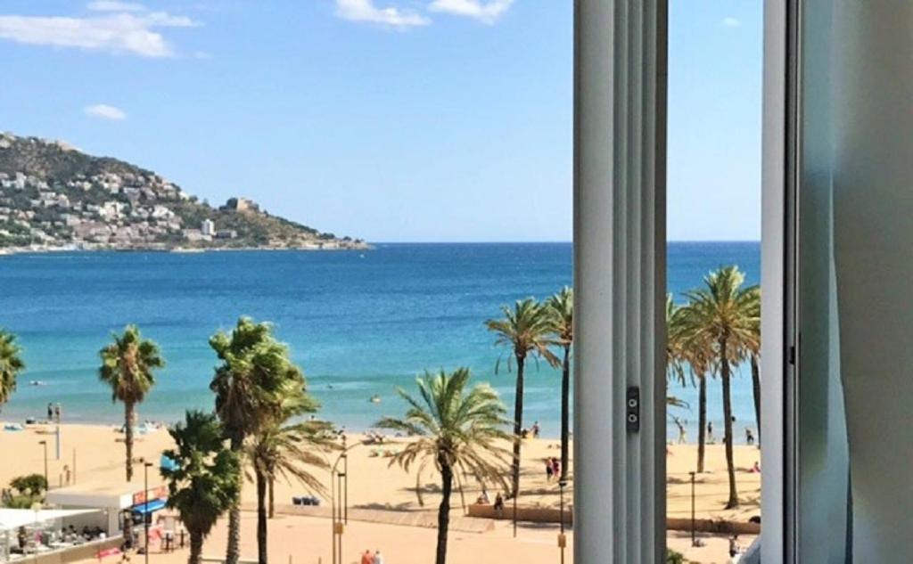 Appartement Premiere Ligne De Mer Avec Piscine Rosas Exterior foto