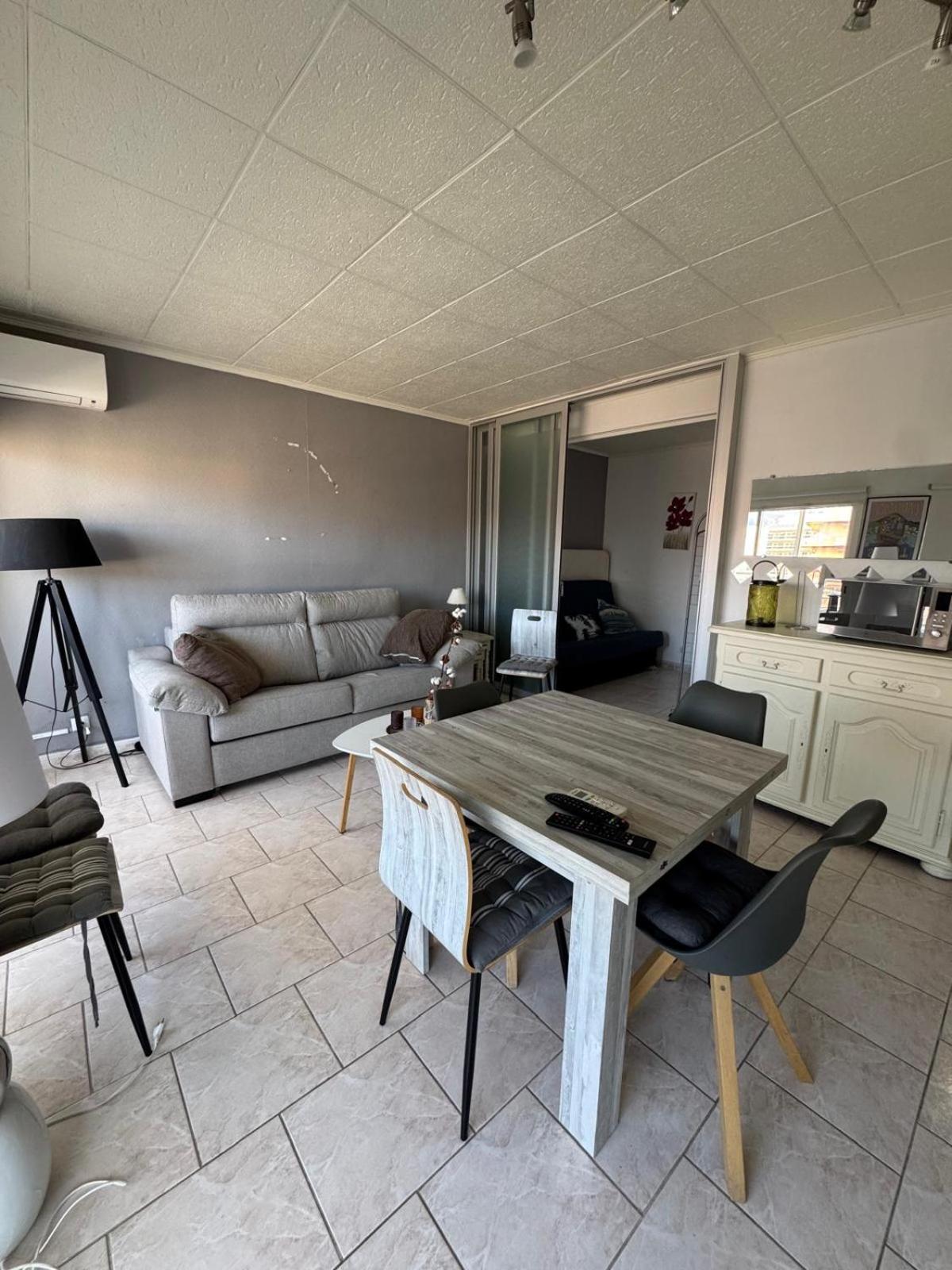 Appartement Premiere Ligne De Mer Avec Piscine Rosas Exterior foto