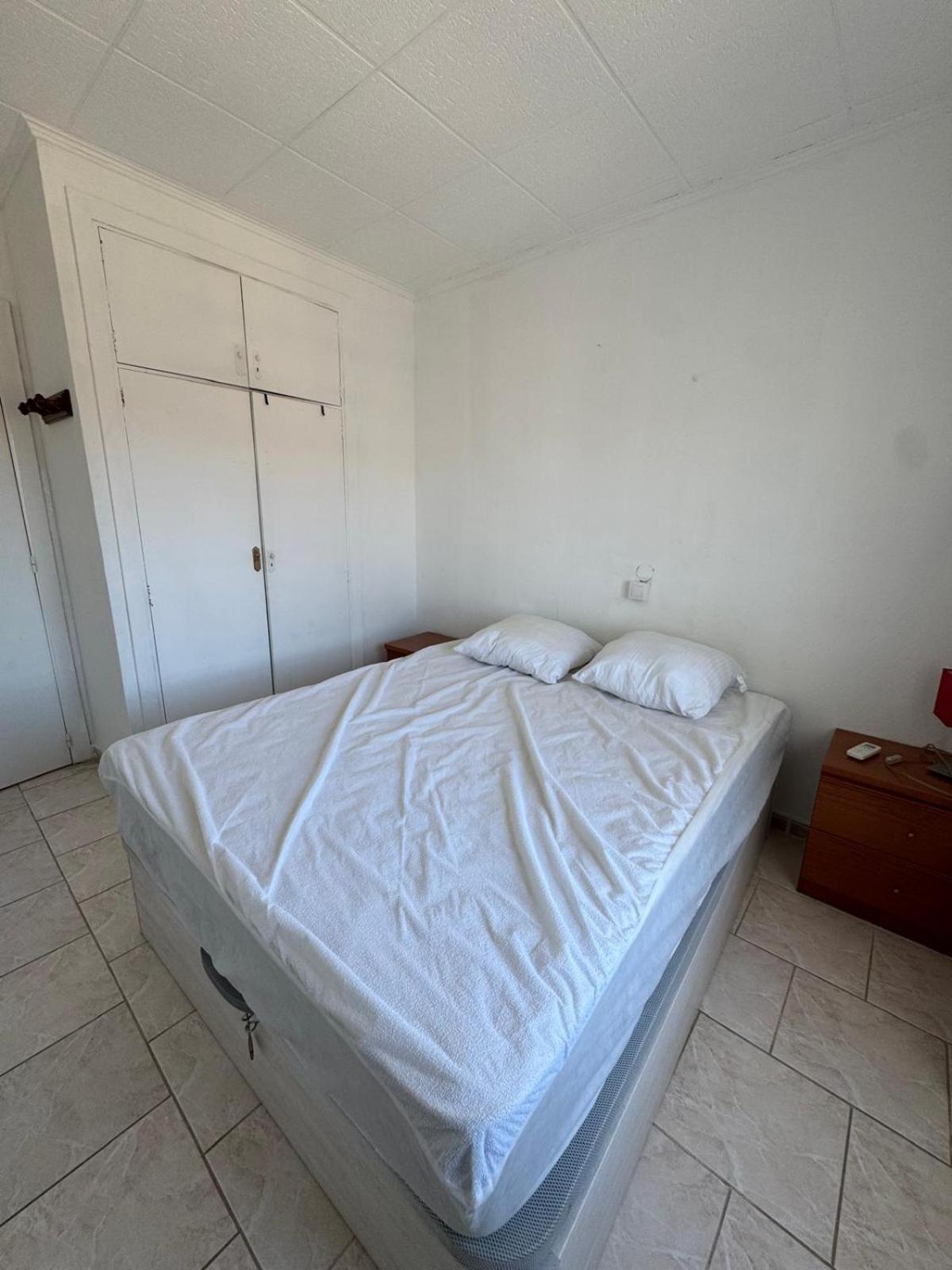 Appartement Premiere Ligne De Mer Avec Piscine Rosas Exterior foto